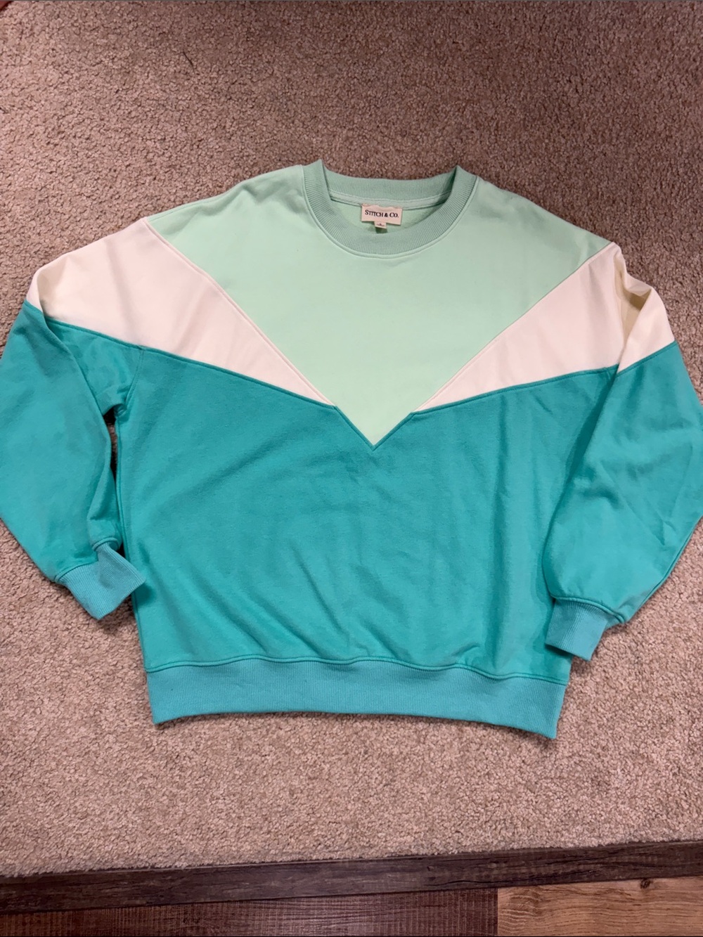 Women’s Colorblock Crewneck Sweater in Teal & Mint NWOT